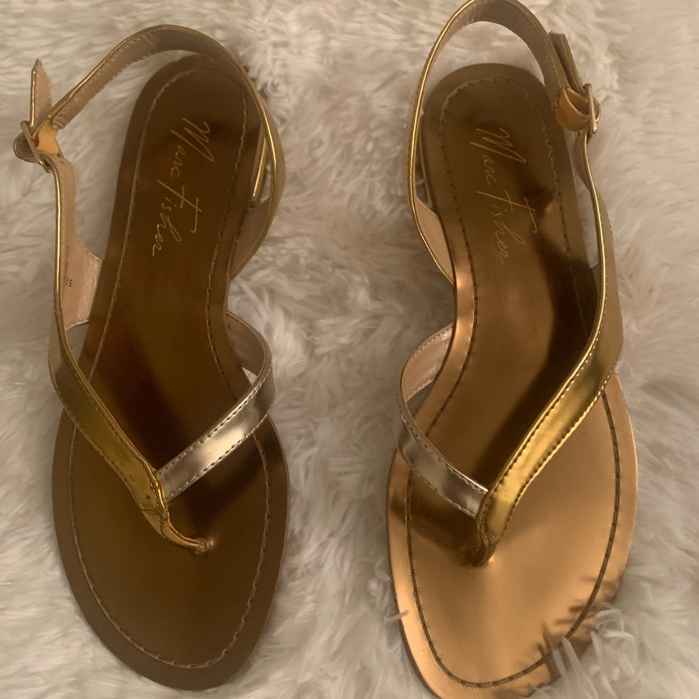 🌟 - Gold Sandals. - Picture 3 of 5